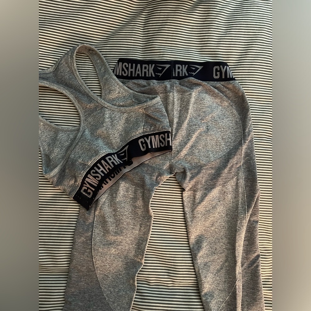 GymShark sports bra & leggings size Small